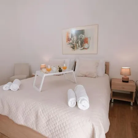 Luxury Apartment, In Apartment
